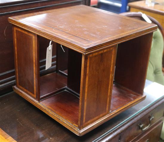 An Edwardian table top revolving bookcase W.35.5cm